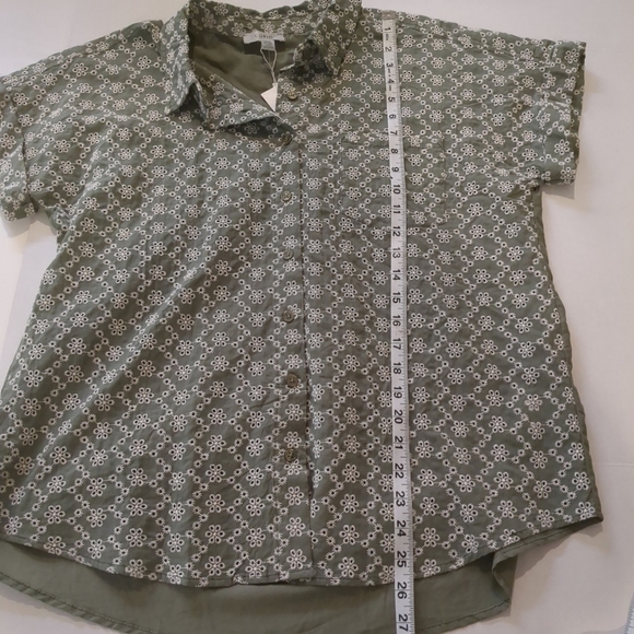 Cupio Women's Embroidered Green Floral Button-Down Shirt , NWT , Size L - Picture 4 of 7